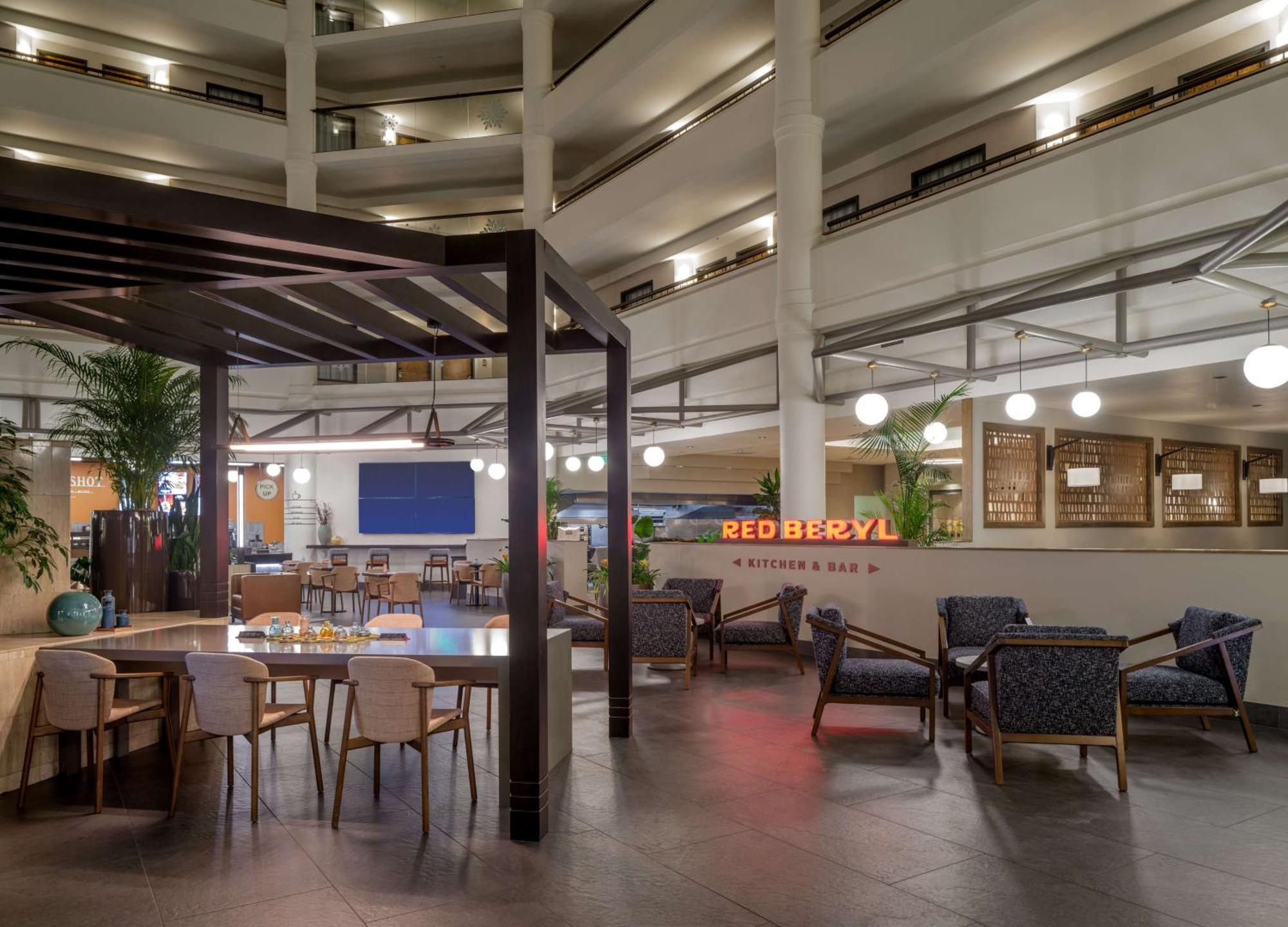 Doubletree Suites By Hilton Salt Lake City Exterior photo